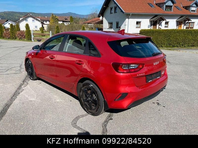 Gebraucht Kia Ceed Vision 160 PS (117 kW) 2022 Rot Kleinwagen