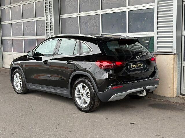 Gebraucht Mercedes GLA200 Advanced 163 PS (119 kW) 2024 Unilack nachtschwarz SUV
