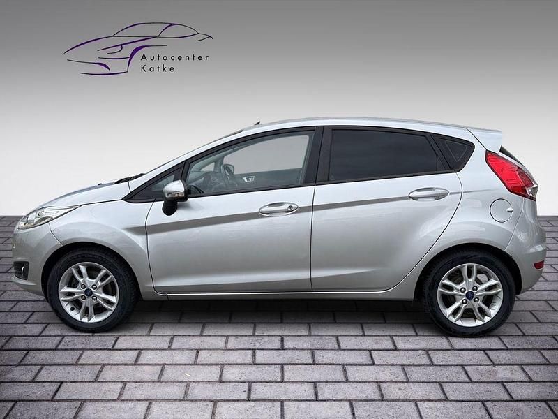 Gebraucht Ford Fiesta SYNC Edition 101 PS (74 kW) 2015 Silber Limousine