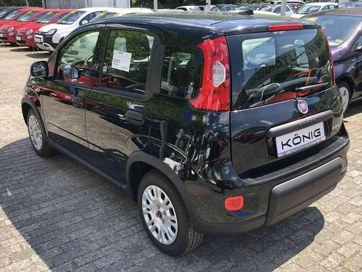 Gebraucht Fiat Panda 69 PS (50 kW) 2024 Cinema schwarz Kleinwagen