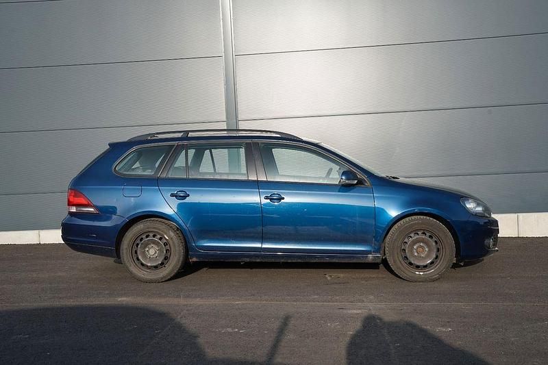 Gebraucht VW Golf VI 105 PS (77 kW) 2011 Blau Kleinwagen