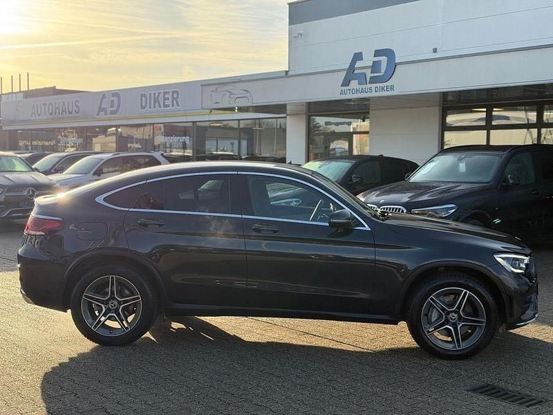 Gebraucht Mercedes GLC200 AMG line 163 PS (119 kW) 2020 Grau SUV