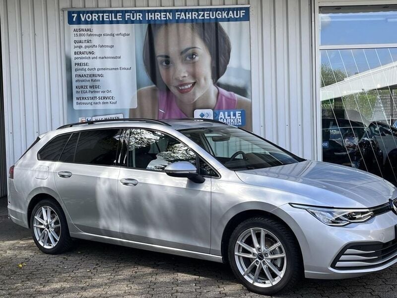 Silber Gebraucht 2024 VW Golf VIII Kombi | 25.887 € (Guter Preis) - Bild 1/4