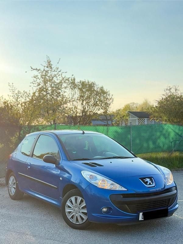 Gebraucht Peugeot 206+ 75 PS (55 kW) 2010 Blau Kleinwagen