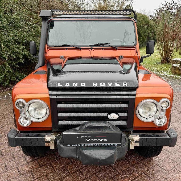 Gebraucht Land Rover Defender 122 PS (89 kW) 2009 Orange Kombi