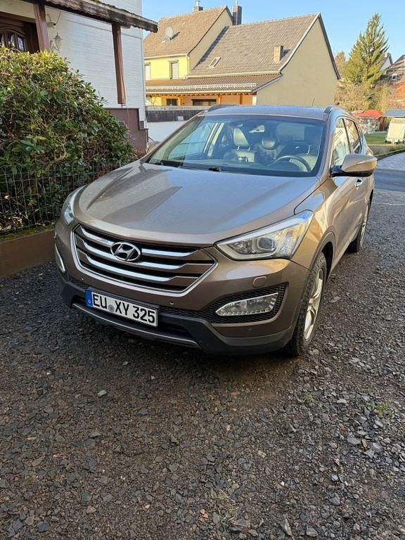 Braun Gebraucht 2014 Hyundai Santa Fe Premium SUV | 10.900 € (Teuer) - Bild 1/4