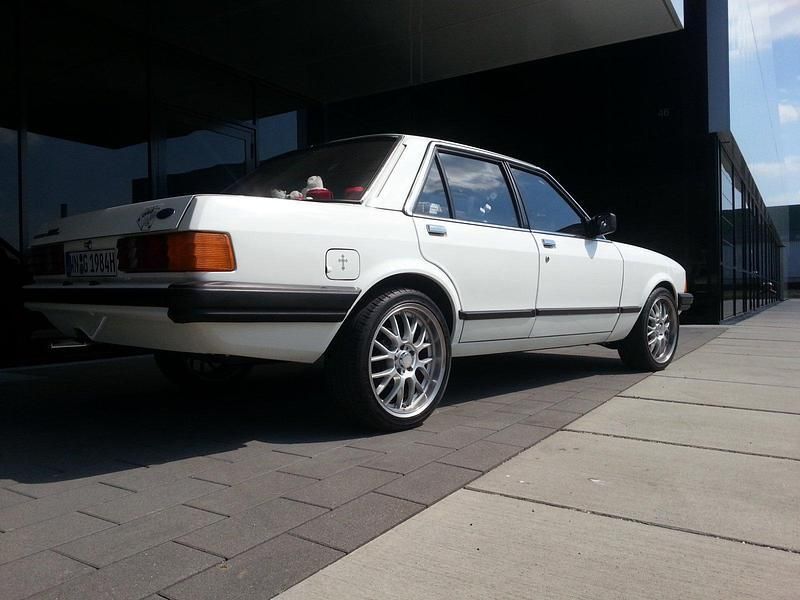 Weiß Gebraucht 1984 Ford Granada Limousine | 11.000 € - Bild 1/4