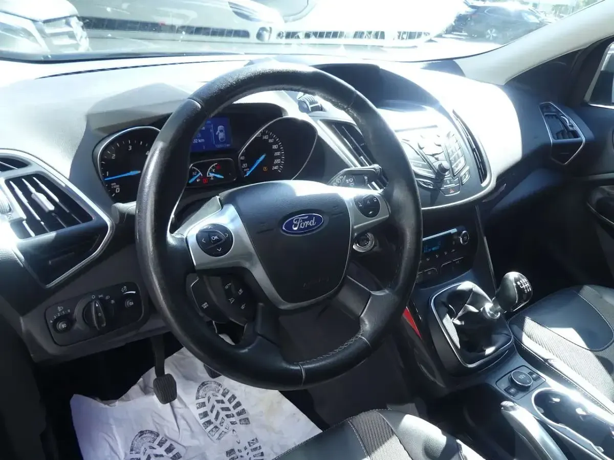 Gebraucht Ford Kuga Titanium 140 PS (102 kW) 2014 Grau SUV