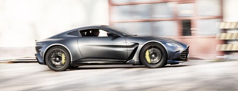 Grau Gebraucht 2022 Aston Martin V12 Vantage Coupé | 395.000 € - Bild 1/4