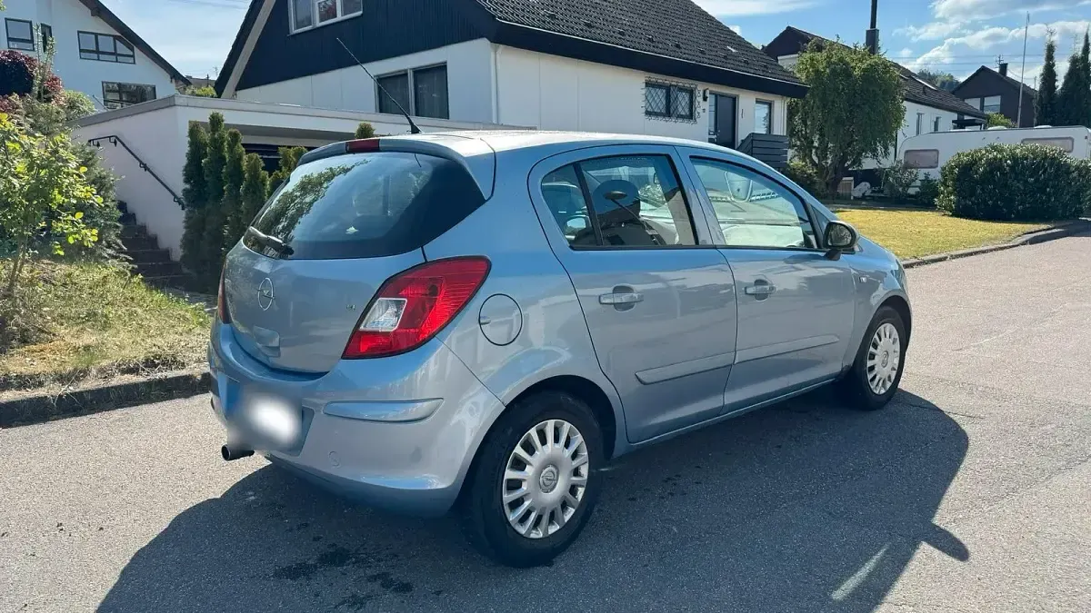 Używany Opel Corsa 90 KM (66 kW) 2007 Niebieski Hatchback