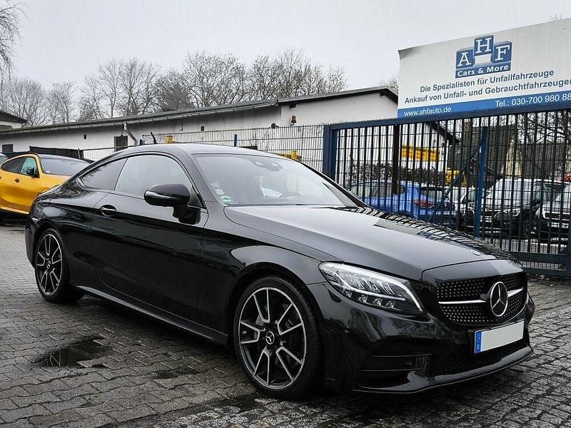 Gebraucht Mercedes C300 AMG line 258 PS (189 kW) 2018 Schwarz