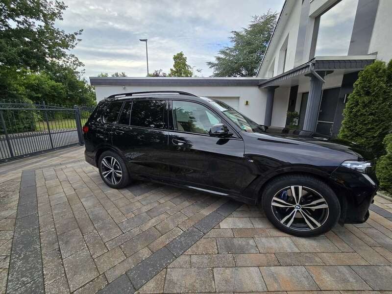 Schwarz Gebraucht 2022 BMW X7 Sport Line SUV | 76.500 € (Guter Preis) - Bild 1/4