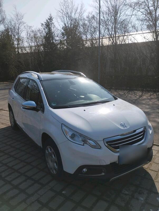 Weiß Gebraucht 2015 Peugeot 2008 SUV | 10.000 € (Teuer) - Bild 1/4