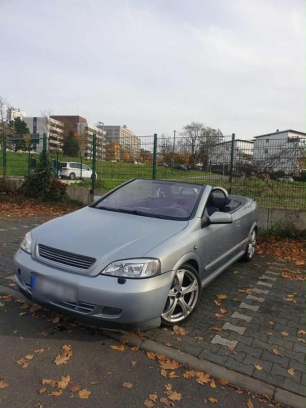 Grau Gebraucht 2003 Opel Astra Cabriolet Cabrio | 1.400 € (Guter Preis) - Bild 1/4