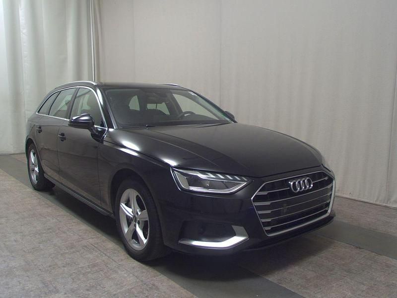 Gebraucht Audi A4 Advanced 204 PS (150 kW) 2022 Brillantschwarz Kombi