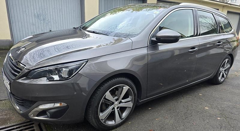Gebraucht Peugeot 308 Allure 131 PS (96 kW) 2016 Grau Kombi