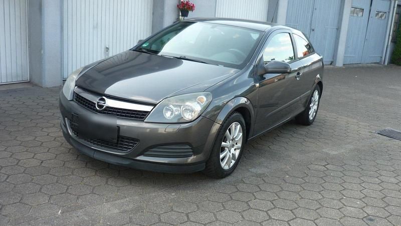 Grau Gebraucht 2009 Opel Astra GTC Kombi | 3.300 € (Superpreis) - Bild 1/4