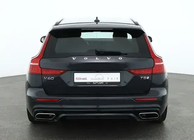 Gebraucht Volvo V60 R-Design 250 PS (183 kW) 2019 Grau Kombi