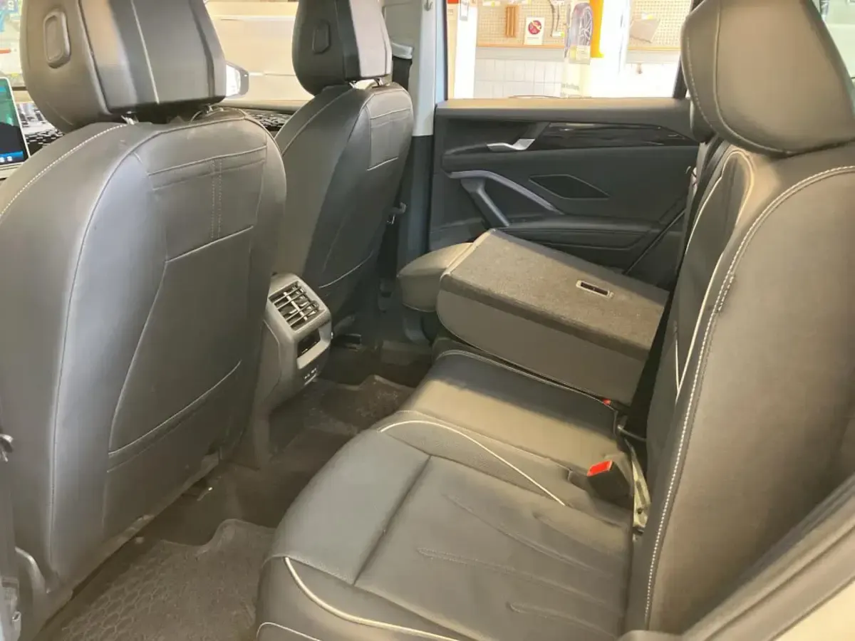 Gebraucht VW Tiguan Elegance 193 PS (141 kW) 2024 SUV