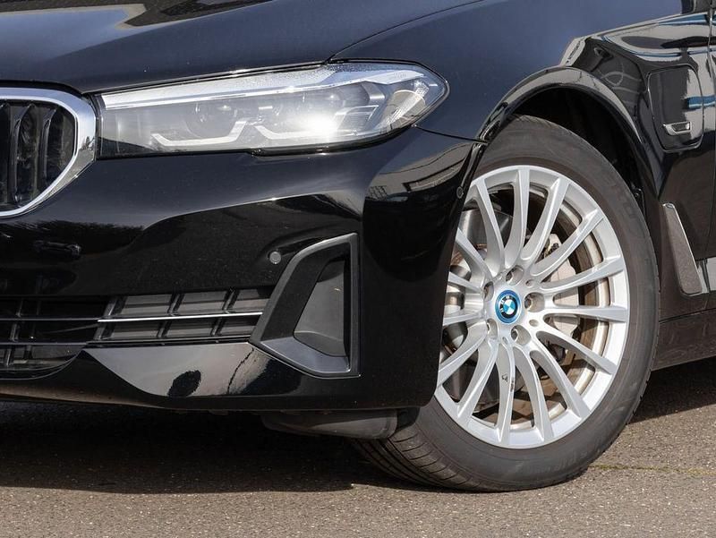 Gebraucht BMW 530e Sport Line 292 PS (214 kW) 2022 Schwarz Kombi