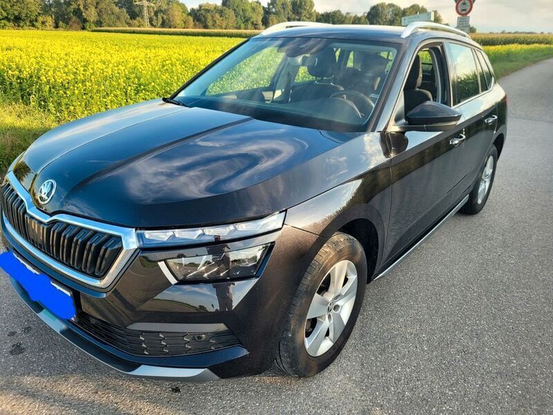 Schwarz Gebraucht 2020 Skoda Kamiq Ambition SUV | 16.900 € (Guter Preis) - Bild 1/4