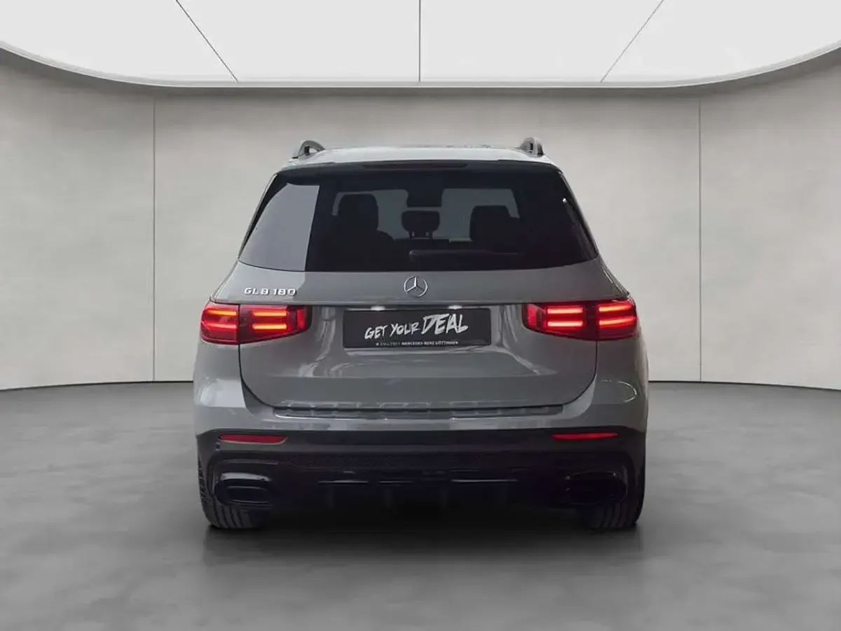 Gebraucht Mercedes GLB180 AMG 136 PS (100 kW) 2026 Grau SUV
