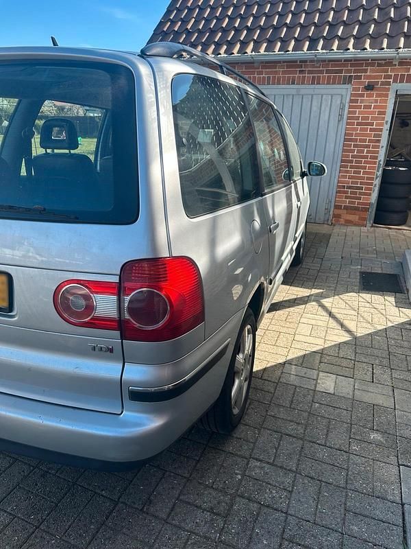 Gebraucht VW Sharan 131 PS (96 kW) 2005 Silber Van / Kleinbus