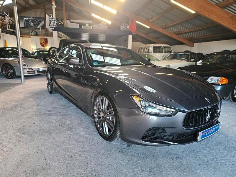 Grau Gebraucht 2015 Maserati Ghibli Limousine | 24.400 € - Bild 1/4