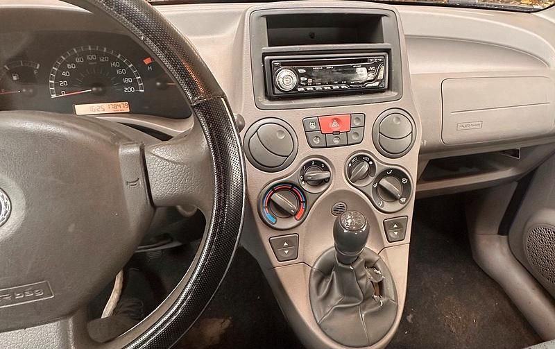 Blau Gebraucht 2004 Fiat Panda Kleinwagen | 300 € - Bild 1/4