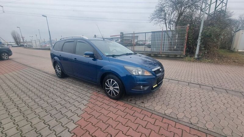 Blau Gebraucht 2009 Ford Focus Sport Kombi | 2.100 € (Guter Preis) - Bild 1/4