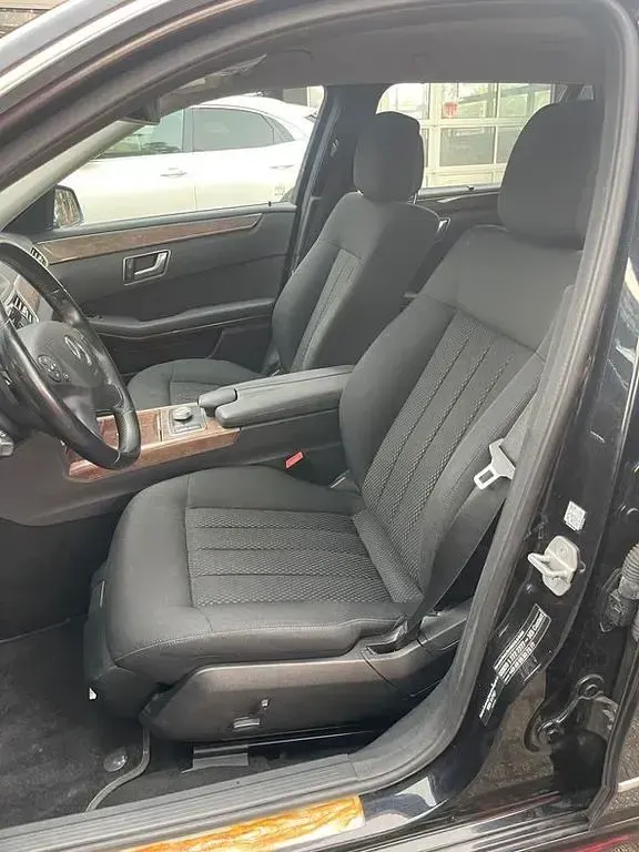 Gebraucht Mercedes E220 Elegance 170 PS (125 kW) 2011 Schwarz Limousine