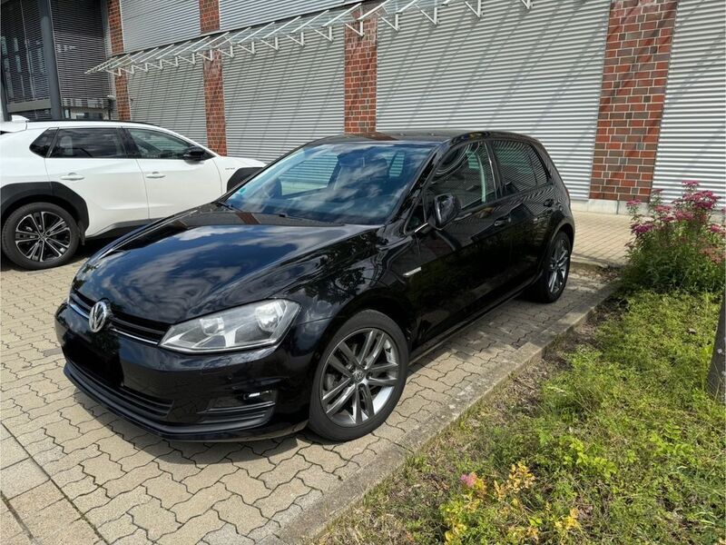 Schwarz Gebraucht 2014 VW Golf VII Cup Limousine | 8.250 € (Fairer Preis) - Bild 1/4