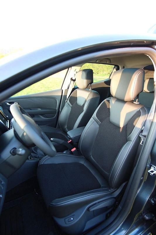 Gebraucht Renault Clio IV Intens 118 PS (86 kW) 2017 Grau Kleinwagen