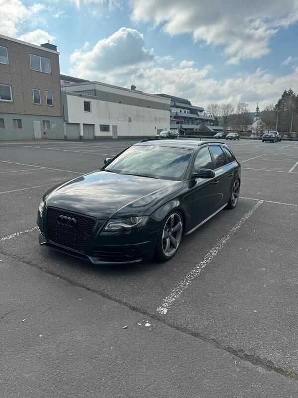 Schwarz Gebraucht 2010 Audi A4 Kombi | 15.499 € (Teuer) - Bild 1/4