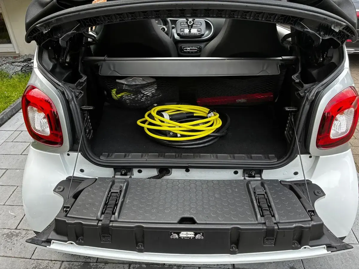 Gebraucht Smart ForTwo Electric Drive 60 kW (82 PS) 2021 Weiß Cabrio