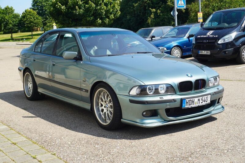 Grün Gebraucht 2001 BMW 540 M Sport Limousine | 12.000 € (Superpreis) - Bild 1/4