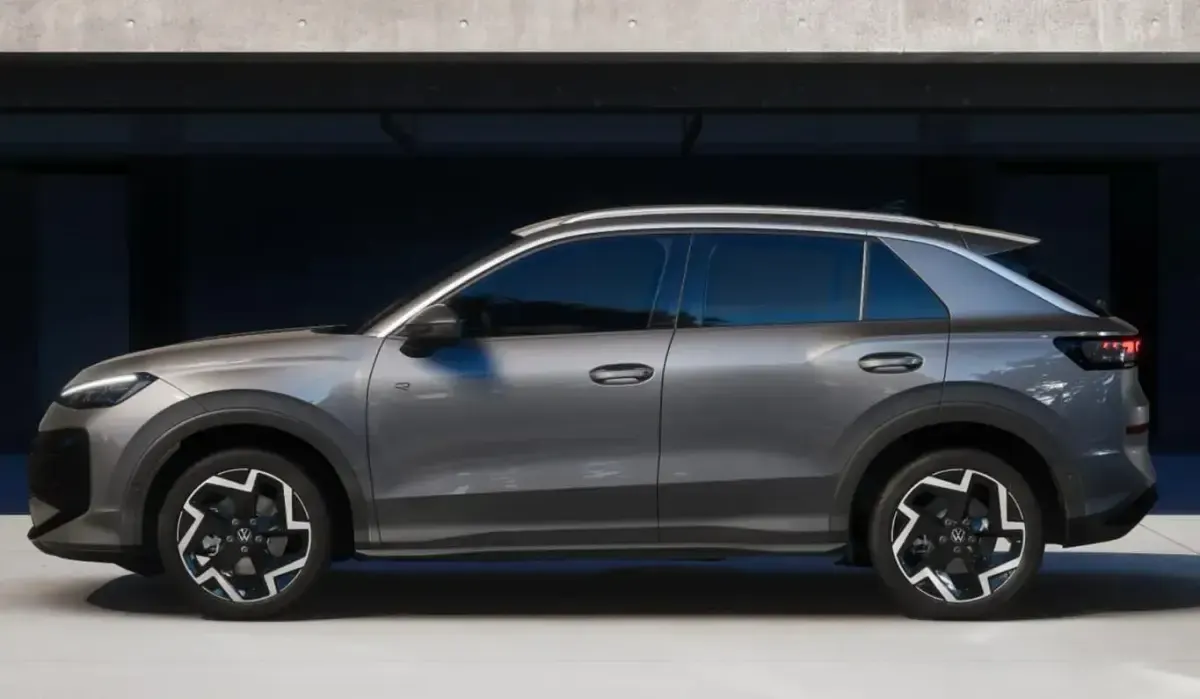 Neu VW T-Roc R-line 150 PS (110 kW) 2026 Wolf grey metallic SUV