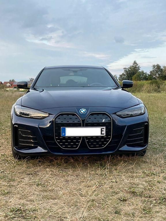 Blau Gebraucht 2023 BMW i4 M Sport Limousine | 39.499 € (Teuer) - Bild 1/4