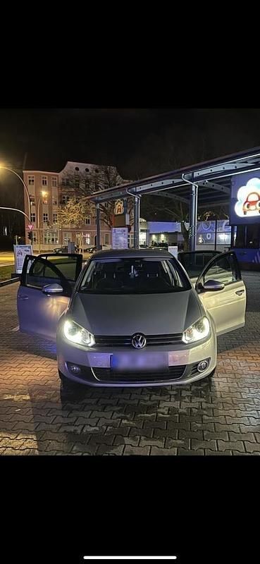 Silber Gebraucht 2013 VW Golf VI Limousine | 8.999 € (Etwas zu teuer) - Bild 1/4