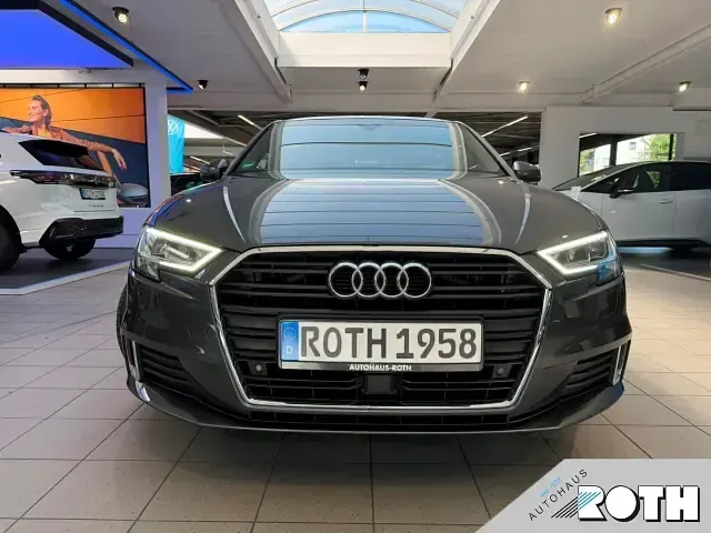 Gebraucht Audi A3 S-Line 150 PS (110 kW) 2019 Grau Limousine