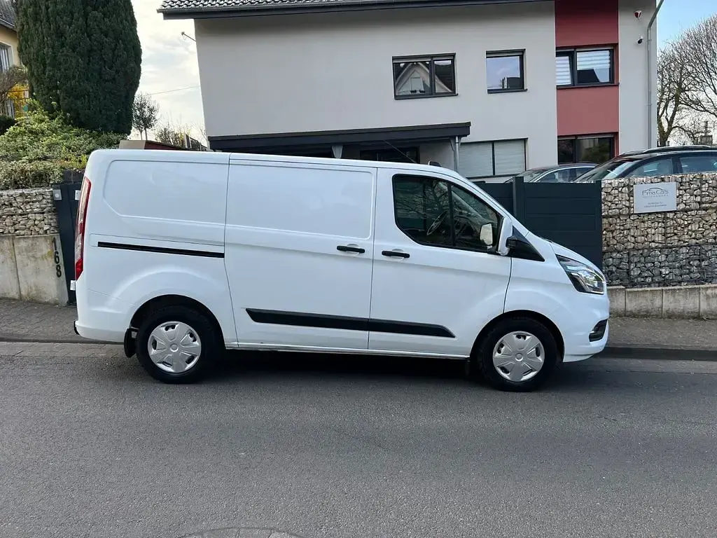 Gebraucht Ford Transit Custom Trend 131 PS (96 kW) 2021 Weiß Van / Kleinbus
