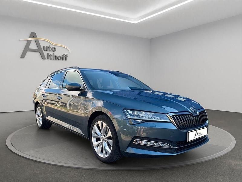 Grau Gebraucht 2019 Skoda Superb Style Kombi | 22.999 € (Guter Preis) - Bild 1/4
