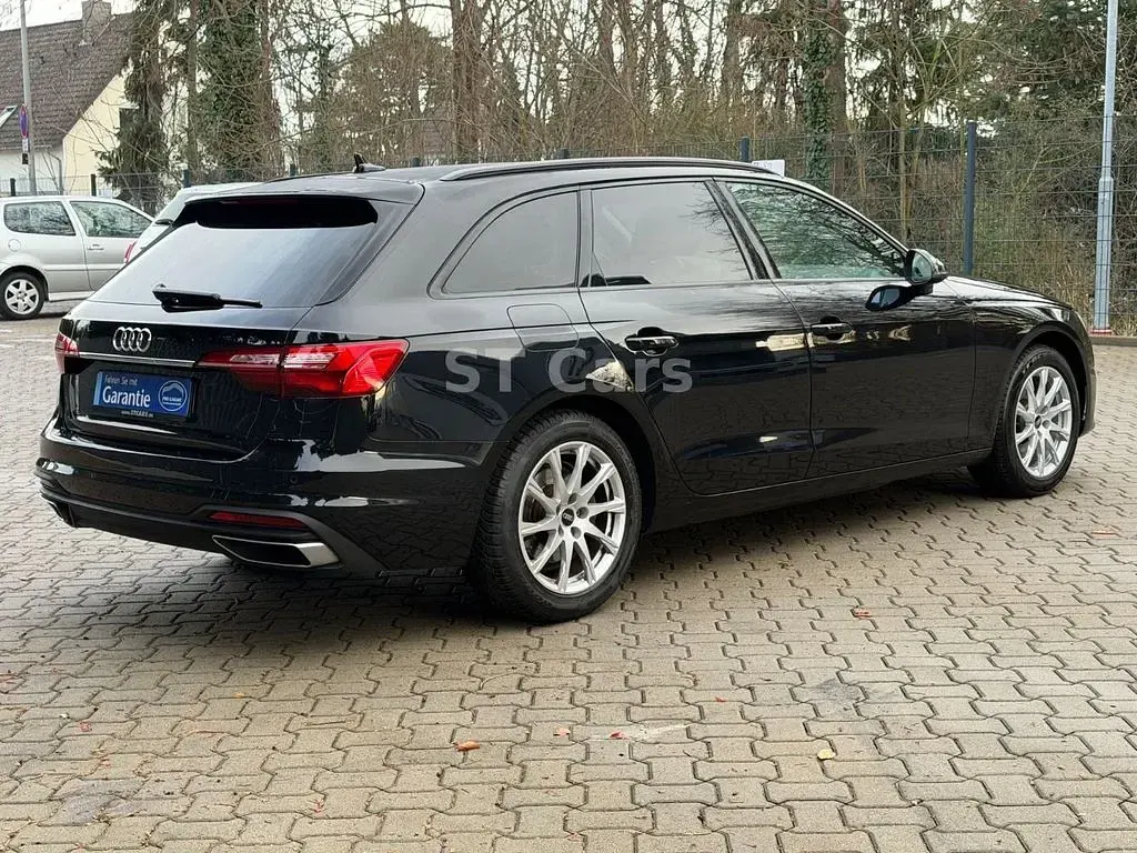 Gebraucht Audi A4 Ambiente 150 PS (110 kW) 2022 Schwarz Kombi
