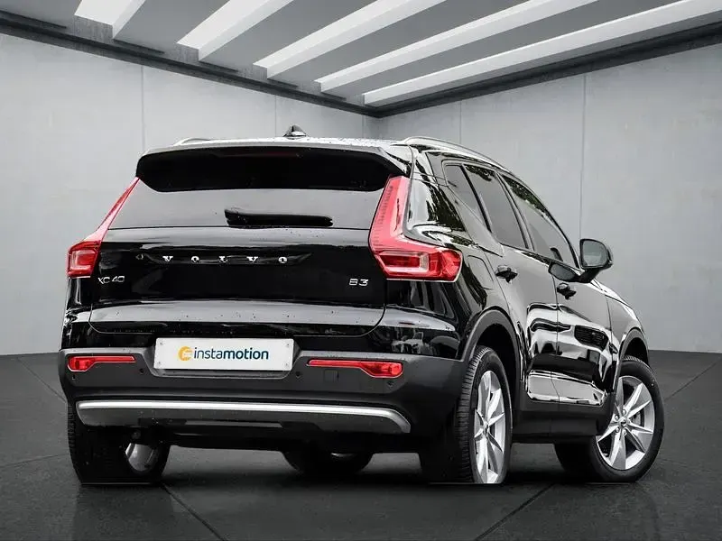 Gebraucht Volvo XC40 Core 163 PS (119 kW) 2025 Schwarz SUV