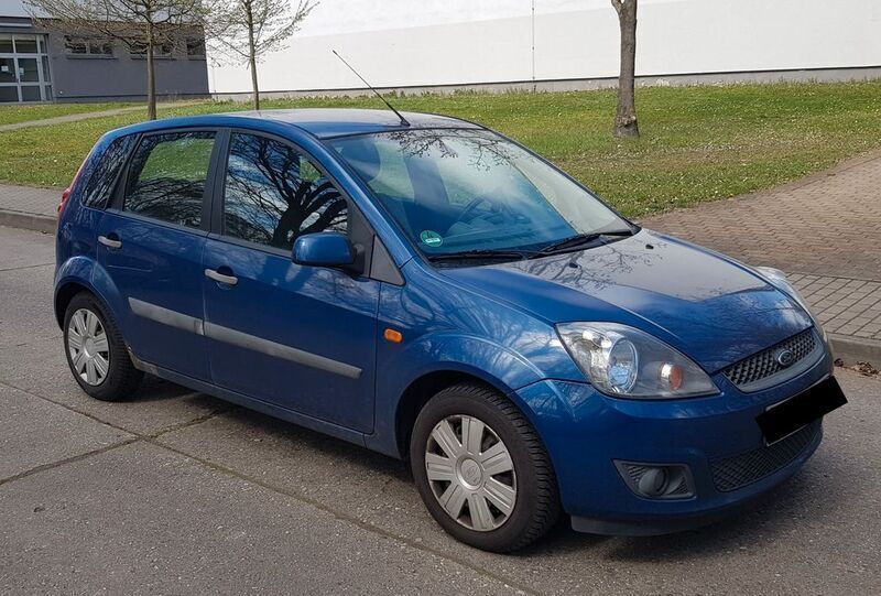 Blau Gebraucht 2007 Ford Fiesta Ambiente Kleinwagen | 2.000 € (Fairer Preis) - Bild 1/4