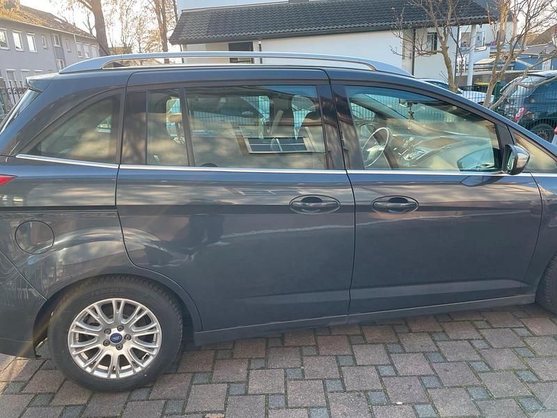 Gebraucht Ford C-MAX Titanium 116 PS (85 kW) 2011 Andere farben Van / Kleinbus