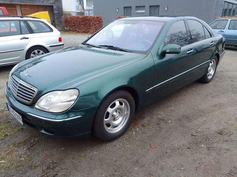 Grün Gebraucht 1999 Mercedes S320 Limousine | 5.990 € (Fairer Preis) - Bild 1/4