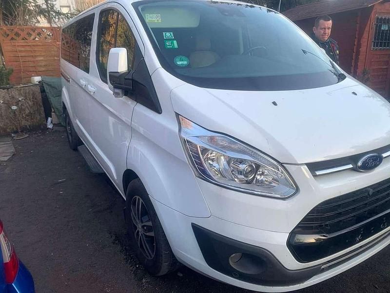 Gebraucht Ford Tourneo Titanium 170 PS (125 kW) 2017 Weiß Kombi
