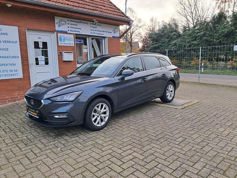 Grau Gebraucht 2023 Seat Leon Style Kombi | 17.500 € (Guter Preis) - Bild 1/4