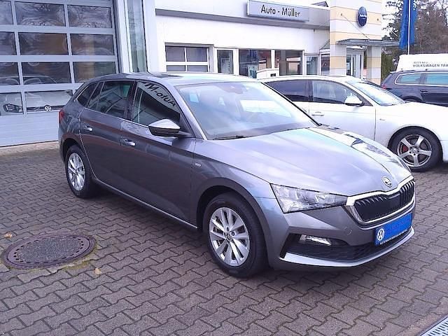 Gebraucht Skoda Scala Ambition 110 PS (80 kW) 2023 Graphitegrau metallic Kleinwagen
